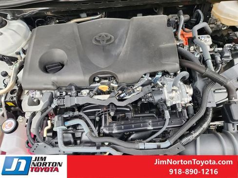 Used 2025 Toyota Camry SE image 30
