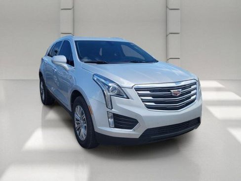 Used 2017 Cadillac XT5 Luxury FWD image 3
