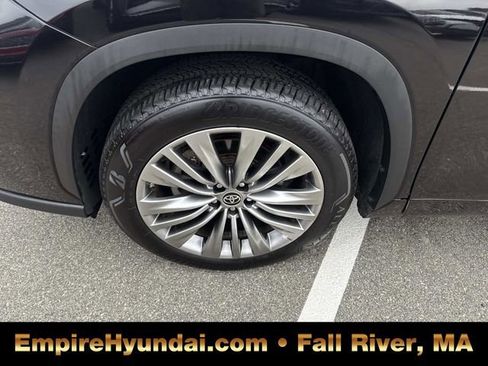 Used 2020 Toyota Highlander Platinum image 13