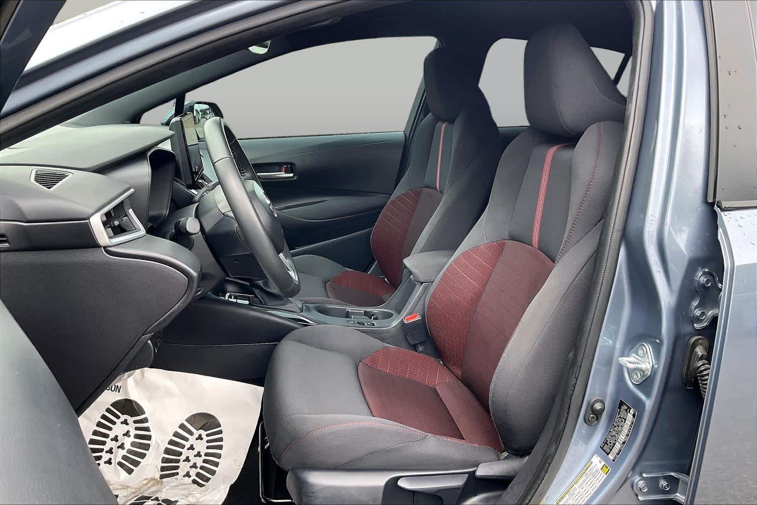 Used 2026 Toyota Corolla SE FWD image 8