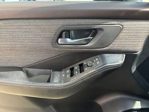 Used 2023 Nissan Rogue SV FWD image 20
