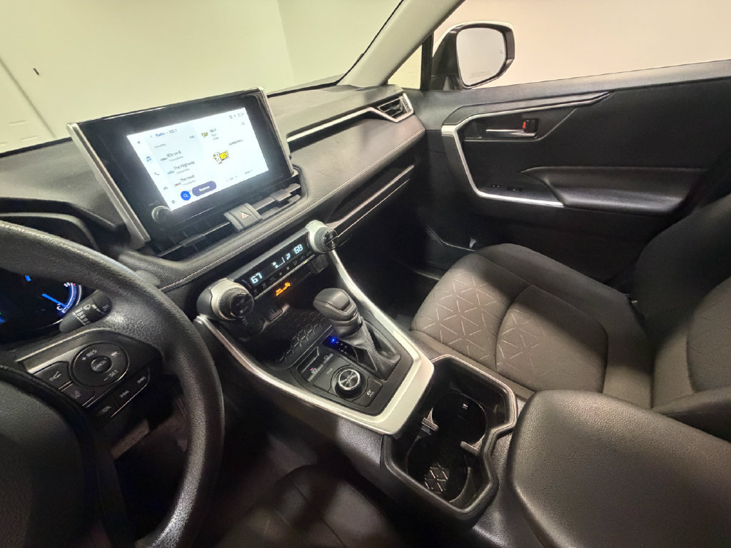 Used 2025 Toyota RAV4 XLE AWD/4WD image 81