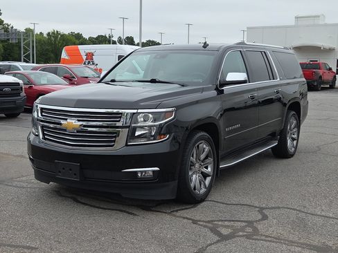 Used 2015 Chevrolet Suburban LTZ AWD/4WD image 3