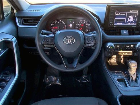 Used 2022 Toyota RAV4 XLE w/ Convenience Package FWD image 6