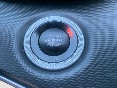 Used 2025 Jeep Grand Cherokee Laredo X RWD image 11