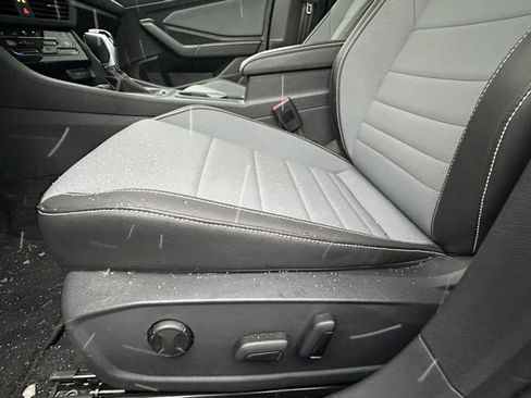 Certified 2025 Volkswagen Jetta SE image 20