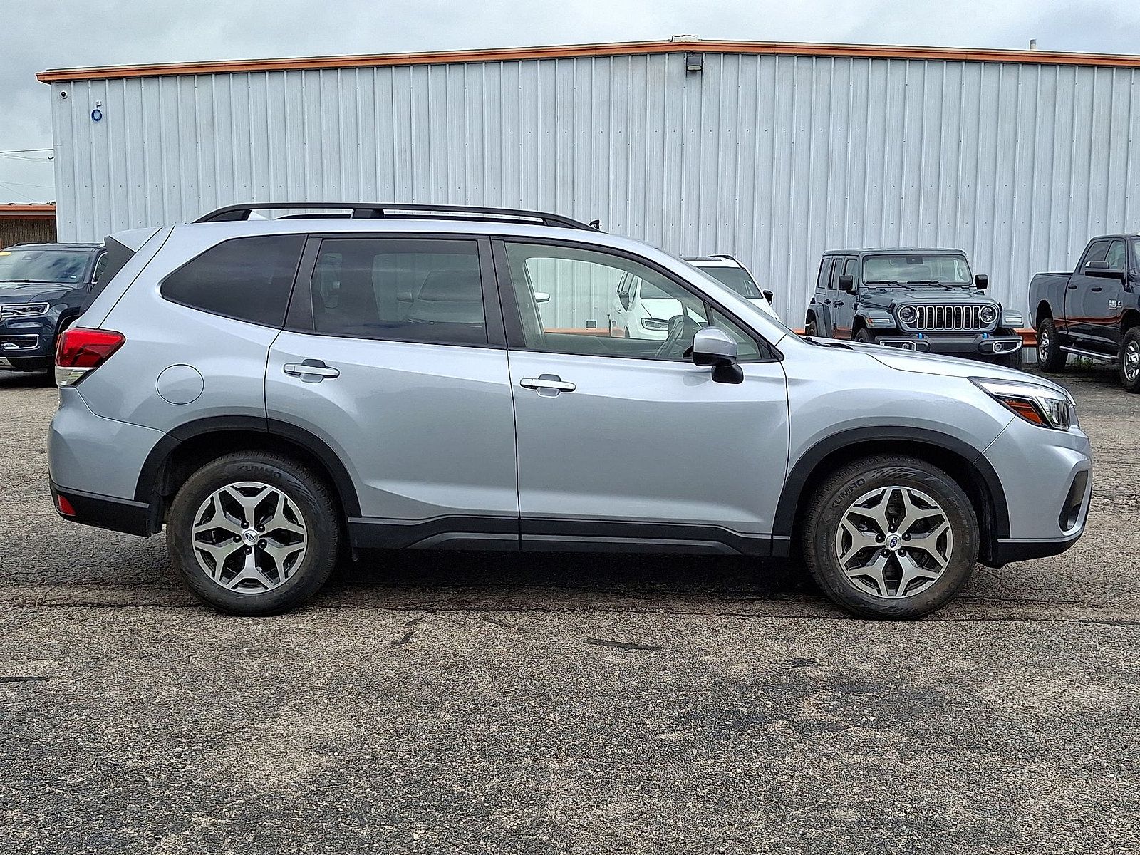 Used 2020 Subaru Forester Premium w/ Popular Package #1 AWD/4WD image 26