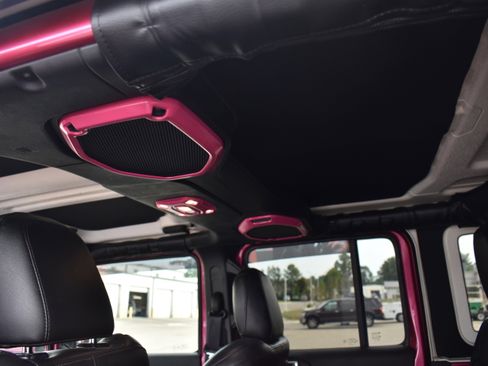 Used 2022 Jeep Wrangler Unlimited Rubicon w/ Cold Weather Group image 29