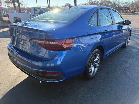 Used 2024 Volkswagen Jetta SE image 3