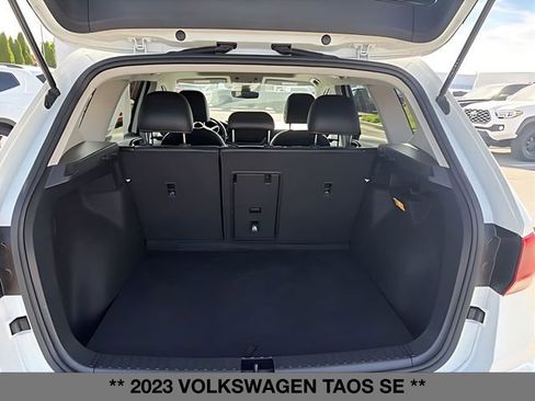 Used 2023 Volkswagen Taos SE w/ Panoramic Sunroof Package AWD/4WD image 10
