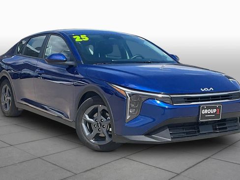 Used 2025 Kia K4 FWD image 3