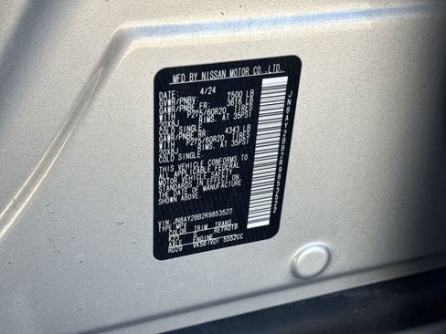 Used 2024 Nissan Armada SL w/ Captain's Chairs Package image 36