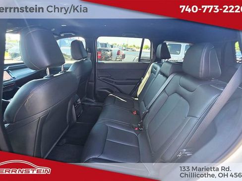 Used 2026 Jeep Cherokee Limited AWD/4WD image 14