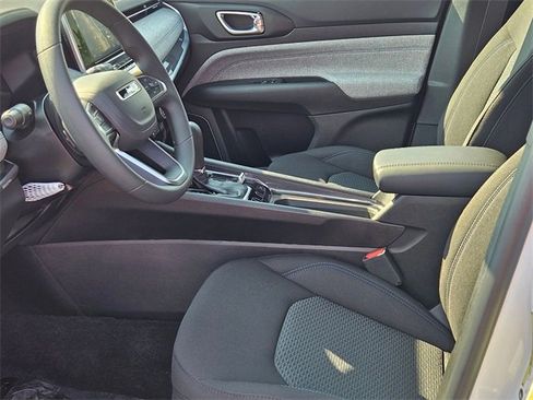 Certified 2025 Jeep Compass Sport image 11