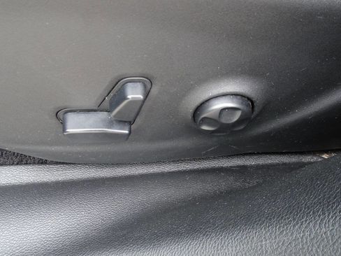 Used 2014 Jeep Cherokee Limited image 12