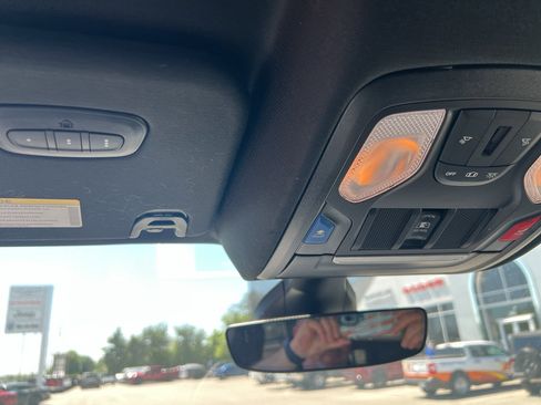 Used 2022 RAM 1500 Big Horn AWD/4WD image 18