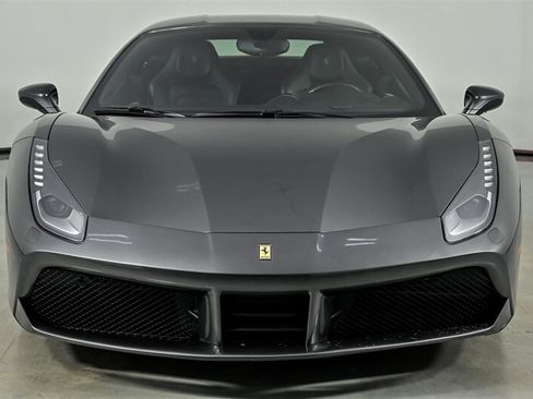 Used 2016 Ferrari 488 GTB RWD image 4