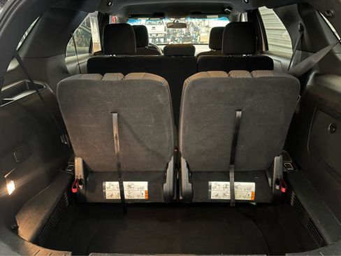 Used 2018 Ford Explorer XLT w/ Equipment Group 201A AWD/4WD image 33