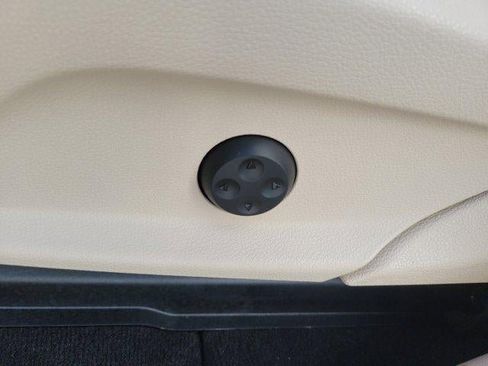 Used 2022 Mercedes-Benz GLC 300 image 12