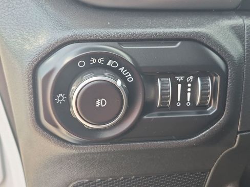 Used 2021 Jeep Wrangler Unlimited Rubicon AWD/4WD image 18