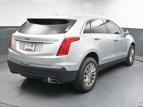 Used 2018 Cadillac XT5 Luxury w/ Driver Awareness Package image 8