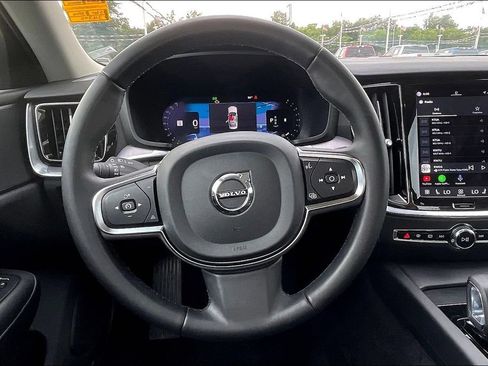 Used 2024 Volvo S60 B5 Core AWD/4WD image 6