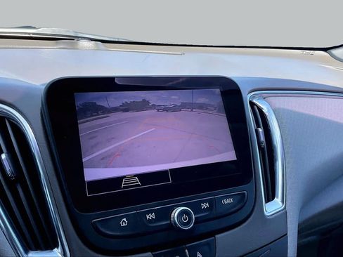 Used 2021 Chevrolet Malibu LT FWD image 28
