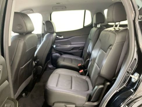Used 2023 GMC Acadia SLT w/ Preferred Package image 28