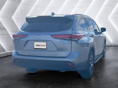 Used 2022 Toyota Highlander XLE image 4