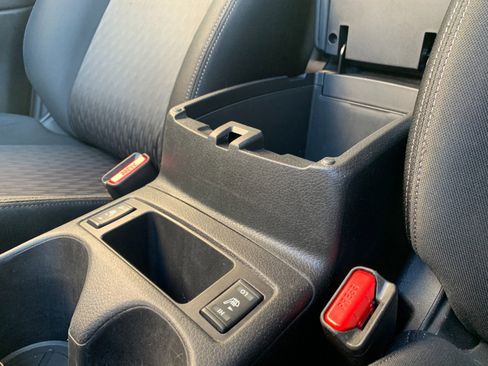 Used 2017 Nissan Rogue SV image 21