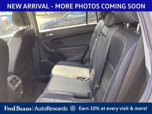 Used 2021 Volkswagen Tiguan SE AWD/4WD image 9
