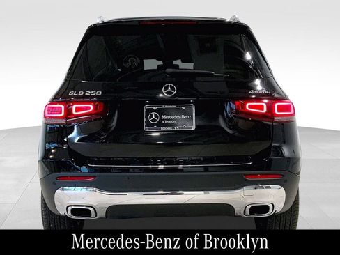 Certified 2023 Mercedes-Benz GLB 250 4MATIC image 6