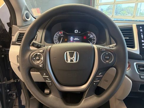 Used 2017 Honda Pilot EX image 25