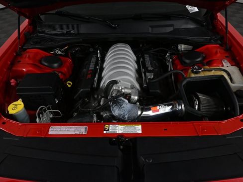 Used 2010 Dodge Challenger SRT8 image 30