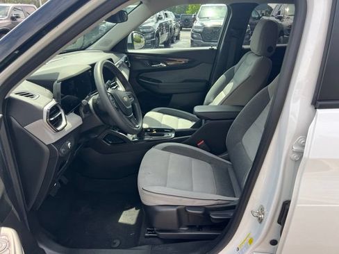 Used 2024 Chevrolet TrailBlazer LT AWD/4WD image 7