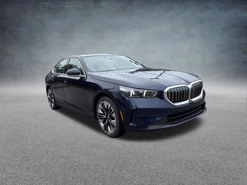 Used 2026 BMW 530i xDrive AWD/4WD image 7
