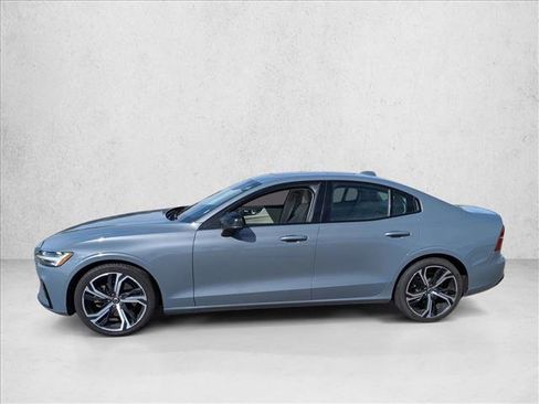 Used 2024 Volvo S60 B5 Plus image 8