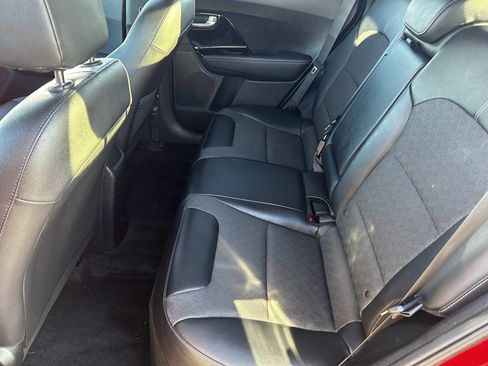 Certified 2022 Kia Niro LXS image 16