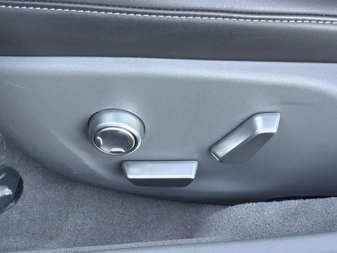 Used 2024 Lucid Air Pure image 24