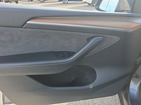 Used 2023 Tesla Model Y Long Range image 15
