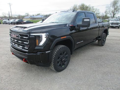 New 2026 GMC Sierra 2500 AT4 w/ AT4 Premium Plus Package AWD/4WD image 11