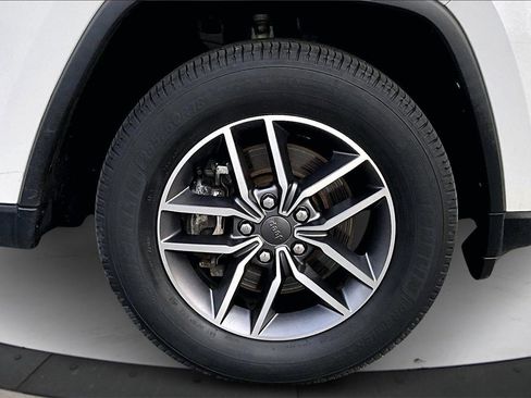 Certified 2022 Jeep Grand Cherokee Limited image 34