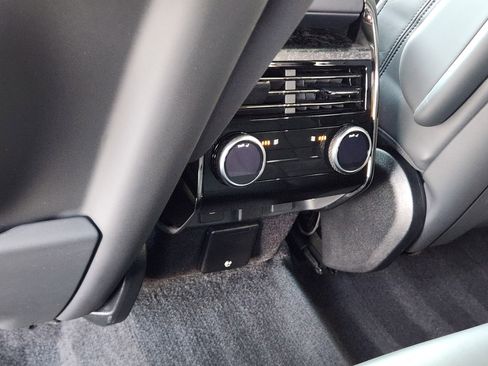 Used 2024 Land Rover Range Rover Sport Dynamic SE image 34