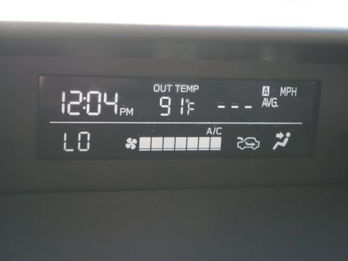 Used 2023 Subaru Crosstrek 2.0i Premium image 17