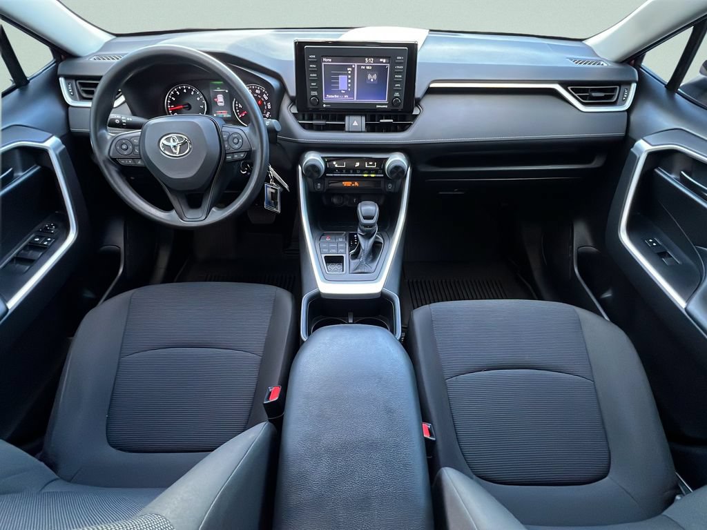 Used 2022 Toyota RAV4 LE AWD/4WD image 11