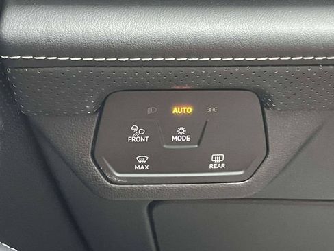Used 2024 Volkswagen Atlas SE FWD image 26