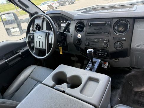 Used 2016 Ford F550 4x4 Regular Cab Super Duty image 8