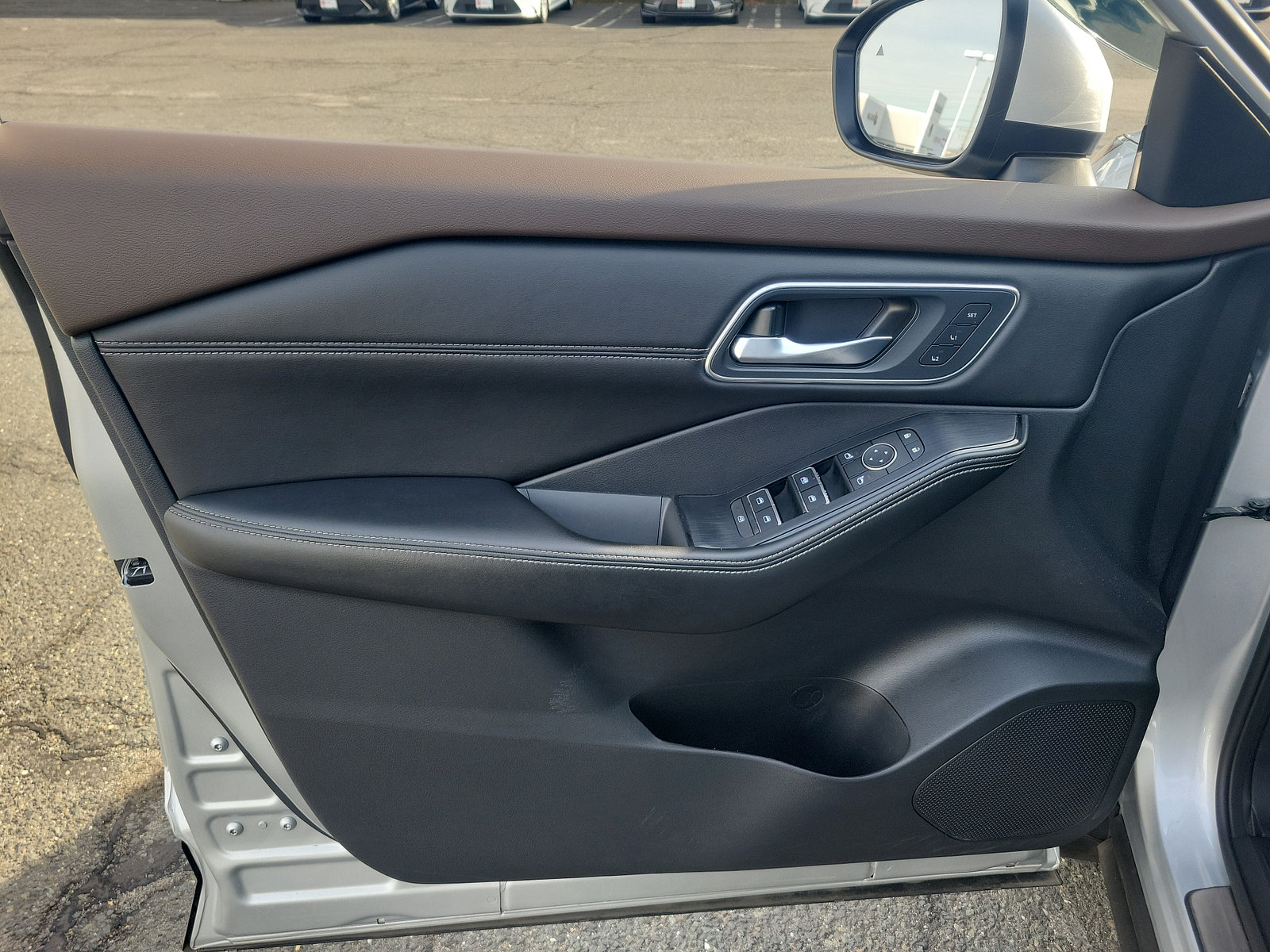 Used 2021 Nissan Rogue Platinum AWD/4WD image 12