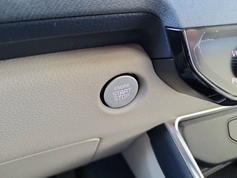 New 2026 Kia Carnival EX FWD image 30