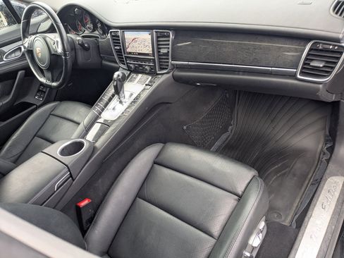 Used 2013 Porsche Panamera 4 Platinum Edition image 32